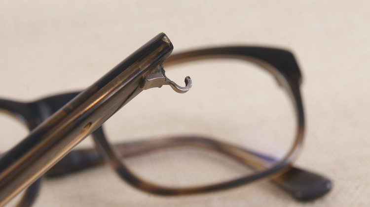 lotos眼镜维修 北京时尚靓阁眼镜行专业眼镜维修高档眼镜修理