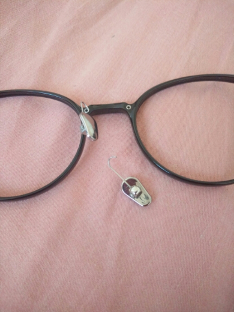 板材塑料眼镜弹簧鼻托优缺点介绍以及弹簧鼻托的修理维修